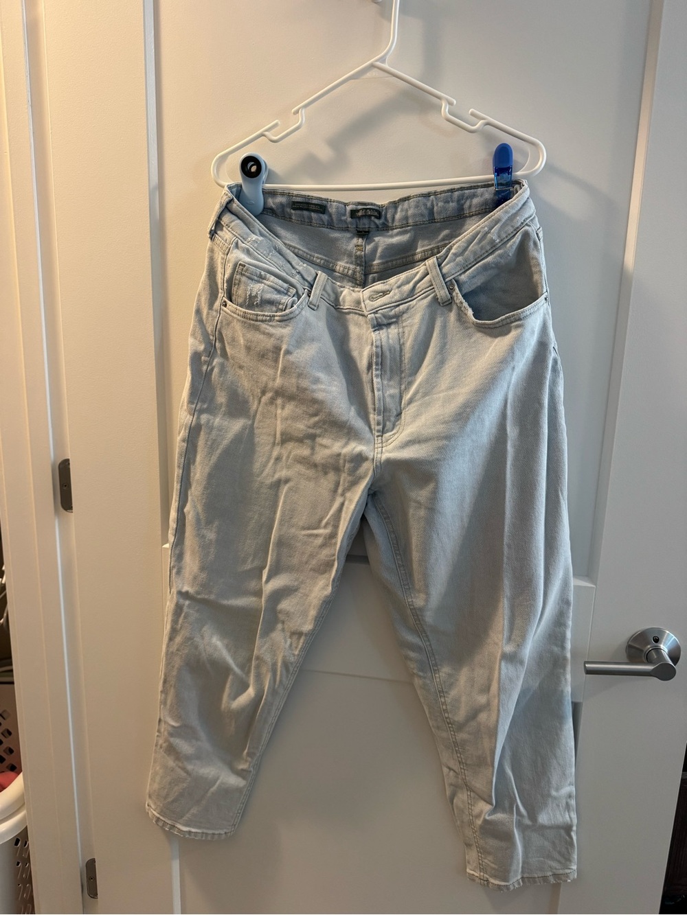 Light Wash Woen's Jeans - Classic Casual Fit